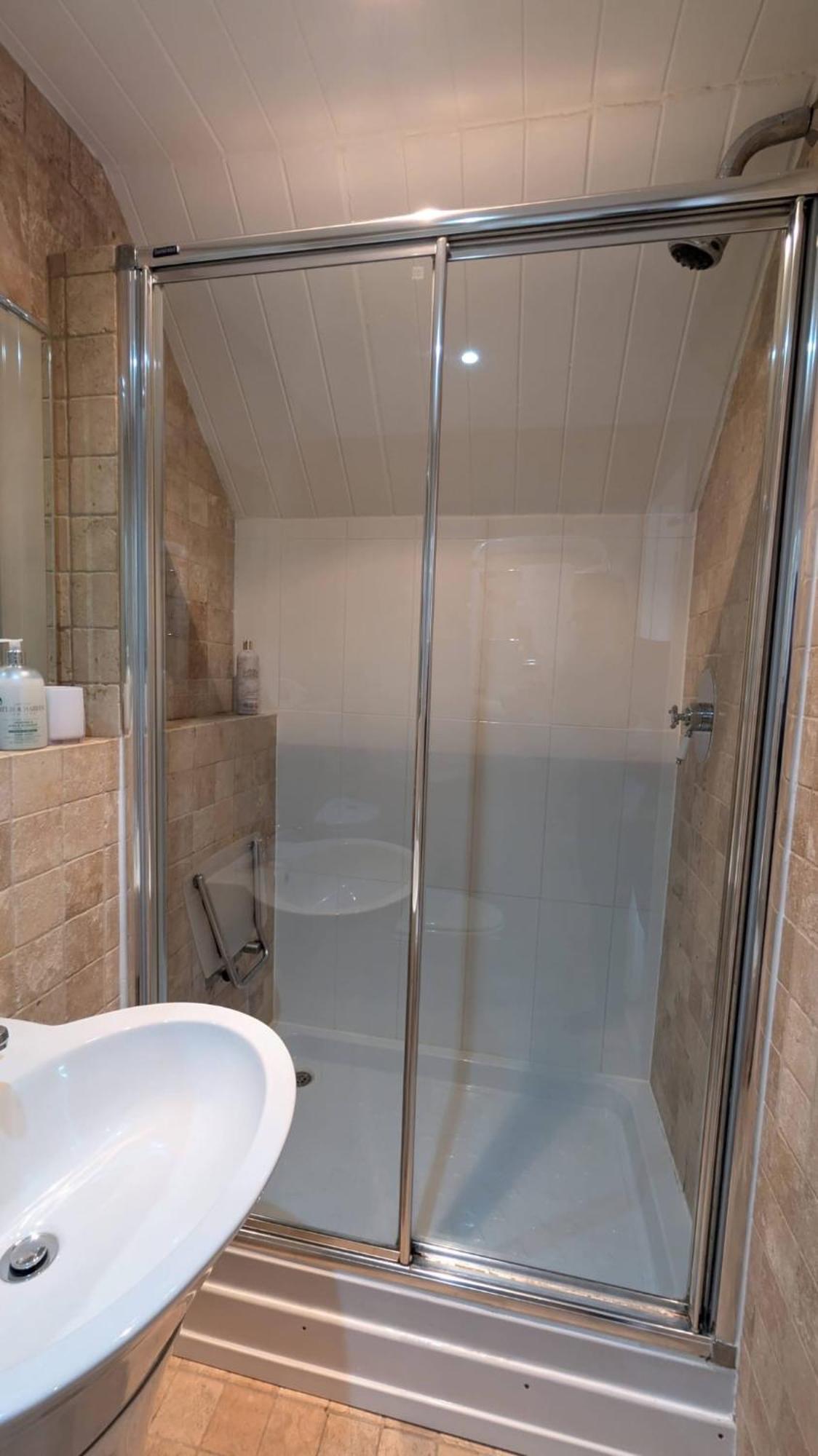 Charming Lake House Nature Retreat In Cotswold Water Park, South Cerney Near Cirencester Exteriör bild